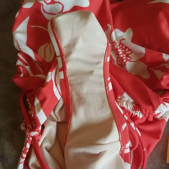 Kona Sol Red White Floral One Piece V Neck Swimsuit Size Small 4-6 - Picture 10 of 12